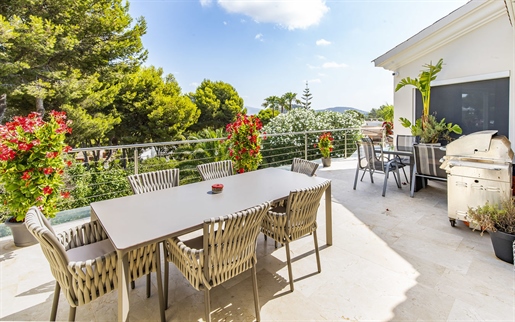 Moderne Designer-Villa mit tollem Weitblick auf die Bucht von Santa Ponsa
