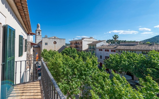 High-Quality renovated penthouse with mountain views in Alaró
