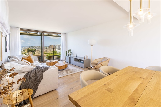 Luxurious new build duplex penthouse with sea views in Bonanova