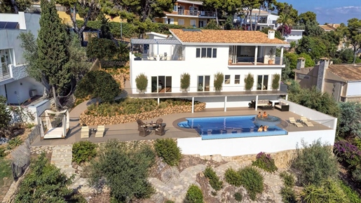 Parcialmente renovada villa con hermosas vistas al mar en Costa den Blanes