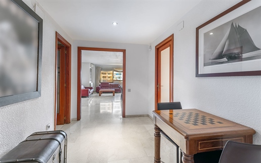 Attractive apartment with sea views next to Porto Pi in Palma