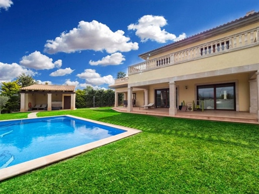 Elegant and sunny villa in Nova Santa Ponsa