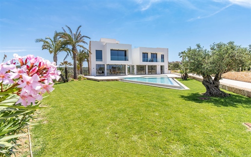 Luxury, newly built villa with indoor and outdoor pool in Son Gual