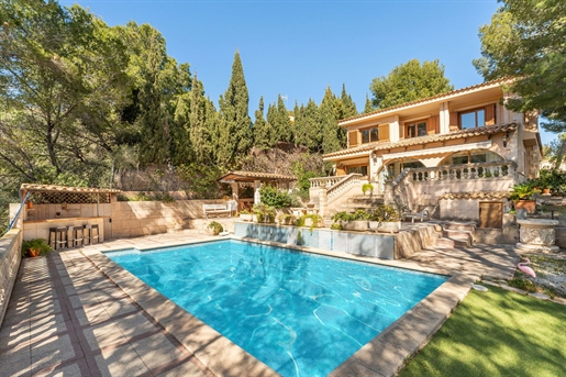 Great villa with pool and far, partial sea views in Costa d´en Blanes