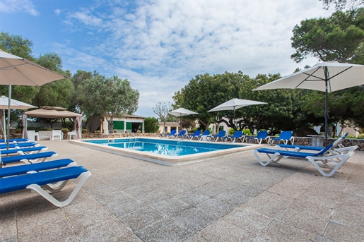 Traditionele finca vlakbij het strand met landelijke hotelvergunning in Sa Torre