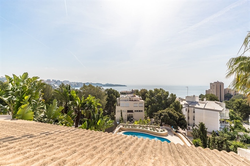 Lujosa villa con vistas al mar y piscina en Cas Catala