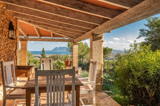 Charming finca with breathtaking panoramic views in Puerto Pollensa