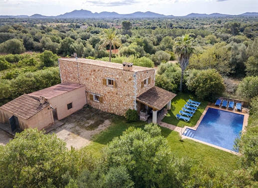Lovely finca with pool and holiday rental licence in Felanitx