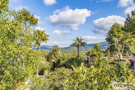 Mediterránea villa con vistas a las montañas en Santa Ponsa