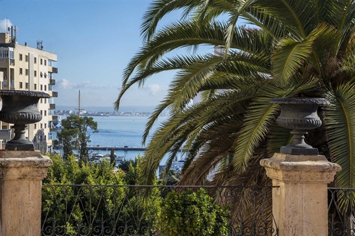 Investissement : Maison historique avec vue sur la mer à Palma