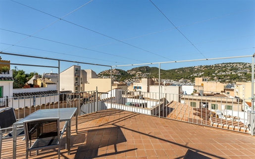 Charming townhouse with partial sea views in Puerto de Andratx