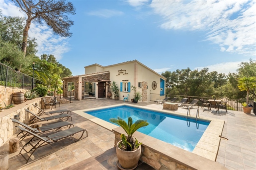 Sunny villa with sea views and pool in Costa den Blanes