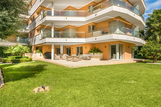 Lujoso apartamento en planta baja con jardín en Sol de Mallorca