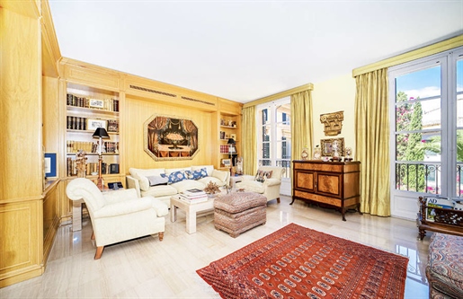 Luxurious apartment in the old town of Palma