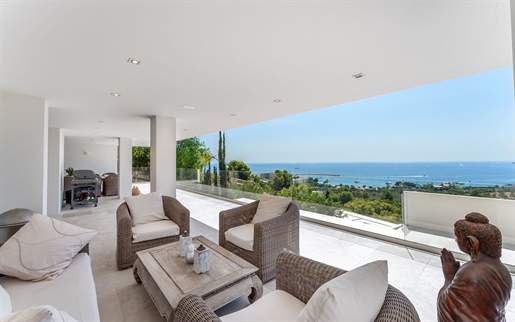 Fabelhafte Villa mit beeindruckendem Meerblick und 2 Pools in Costa d'en Blanes