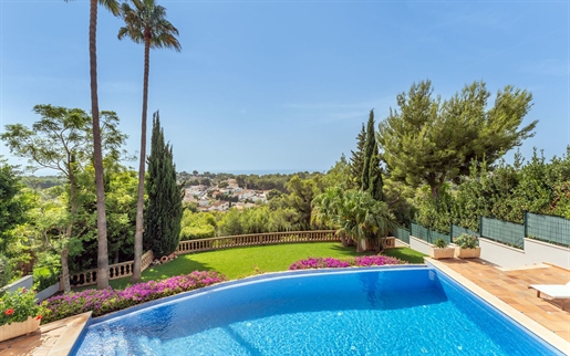 Elegant villa with pool and great sea views in Bendinat