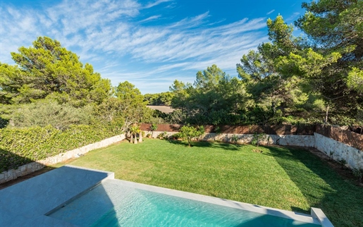 Bello, renovado chalet con piscina y vistas a la naturaleza en El Torro