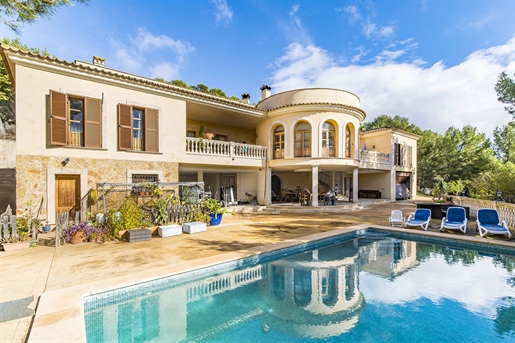 Mediterranean villa with pool and lots of potential Paguera