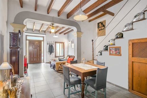 Charming townhouse in central location of Llucmajor