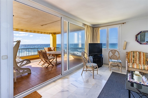 Bel appartement en 1ère ligne de mer avec une vue magnifique sur la mer à Santa Ponsa