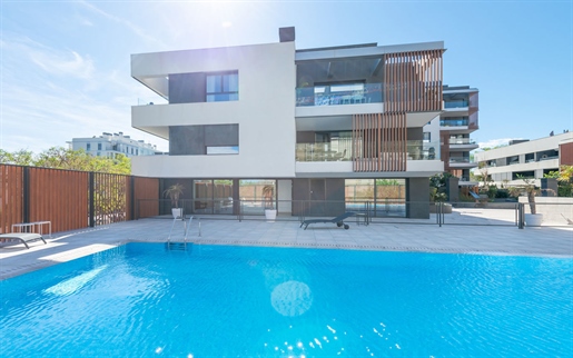 Moderno piso en exclusivo complejo residencial con piscina comunitaria en Palma