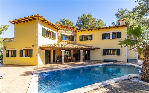 Atractiva casa mediterránea con piscina en El Toro