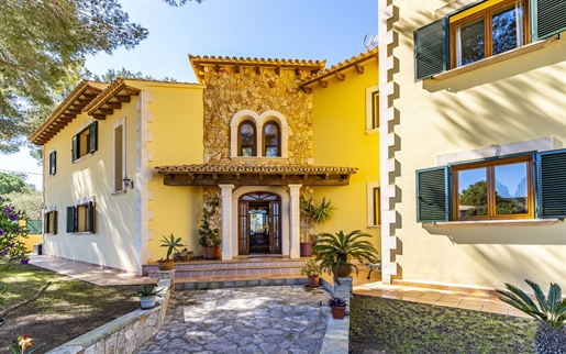 Attractive Mediterranean house with pool in El Toro