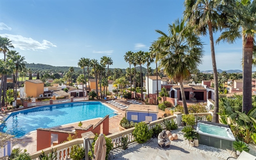 Beautiful house in well-kept complex with communal pool in Santa Ponsa