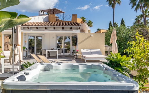 Belle maison dans un complexe bien entretenu avec piscine commune à Santa Ponsa