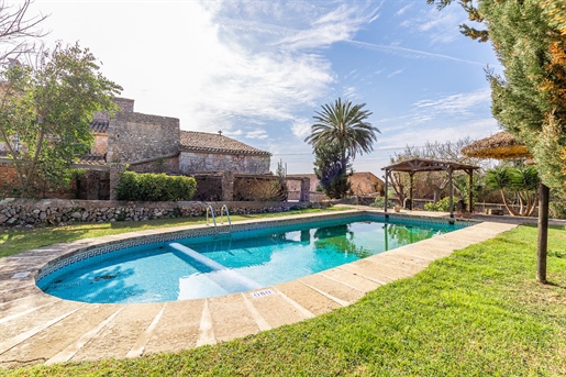 Attractive finca with holiday rental licence in Felanitx