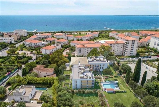 4 Bedrooms - Apartment - Alpes-Maritimes - For Sale