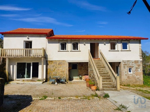 Fifth with 7 Rooms in Viana do Castelo with 241,00 m²