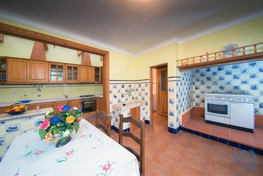 Haus / Villa mit 4 Zimmern in Aveiro mit 304,00 m²