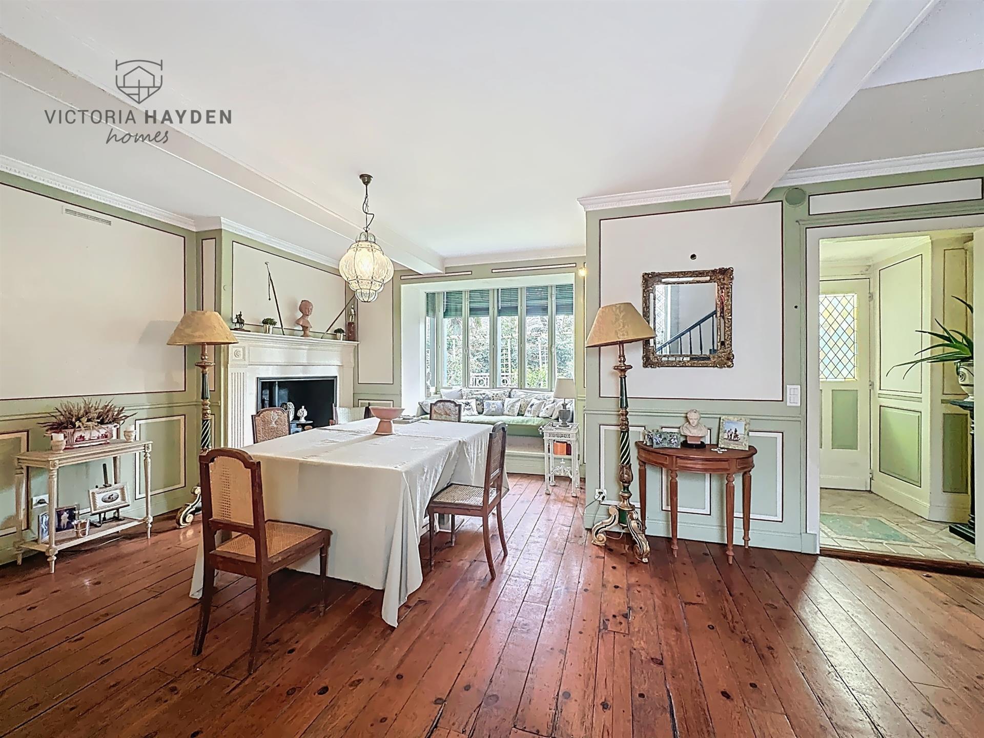 Pau / Billère Charming family home with garden, swimming pool and rental income