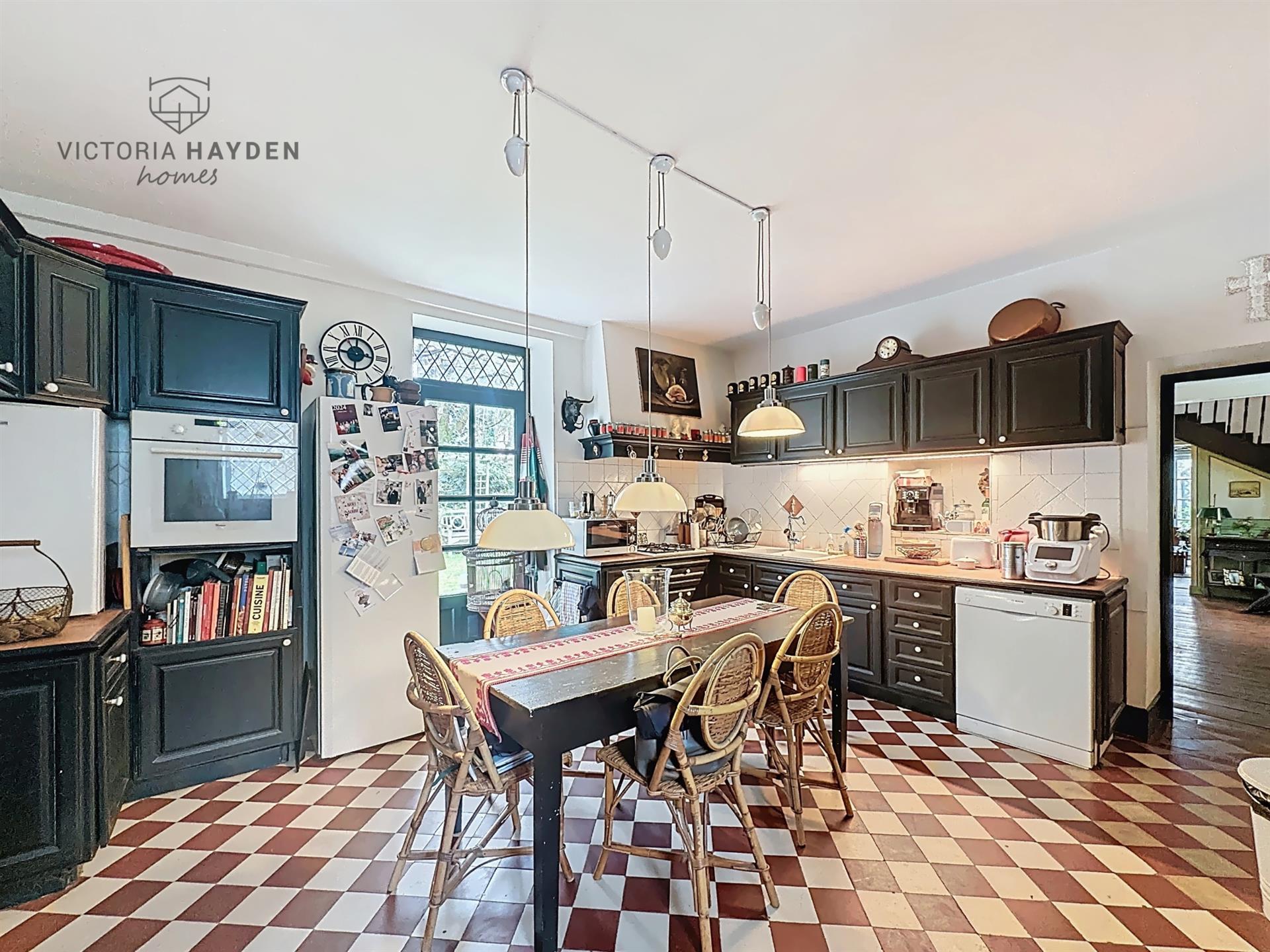 Pau / Billère Charming family home with garden, swimming pool and rental income