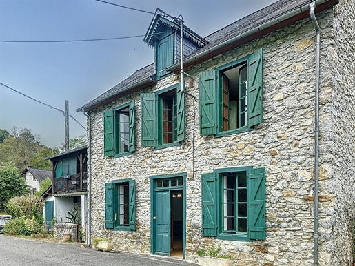 Rebenacq - Exclusive - Stone village house