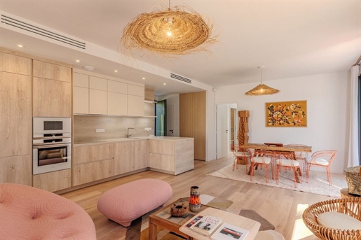 Purchase: House (06160)