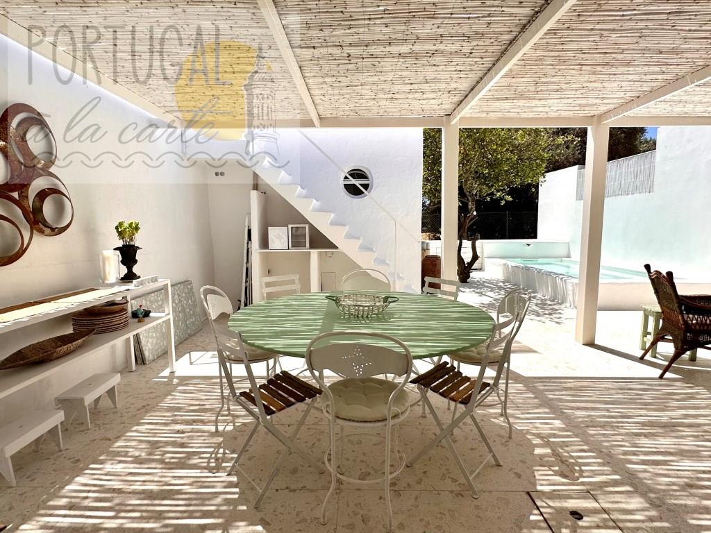 Traditional house full of charm, renovated, 3 bedrooms, patio, plunge pool, near beaches, Vila Nova