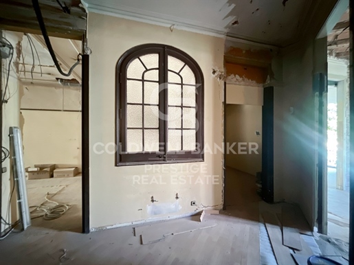 Apartment to renovate in a rehabilitated building on Passeig de Sant Joan.