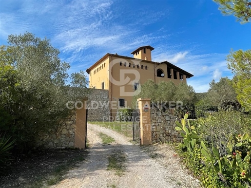 Catalan country estate for sale from the 13th century in Vilanova i la Geltrú
