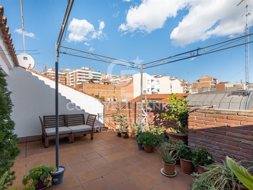 Charming house for sale in the centre of Gavà