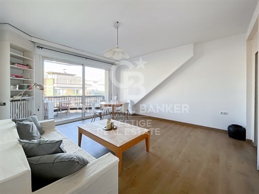 Bright High Apartment in Sant Gervasi with sea views