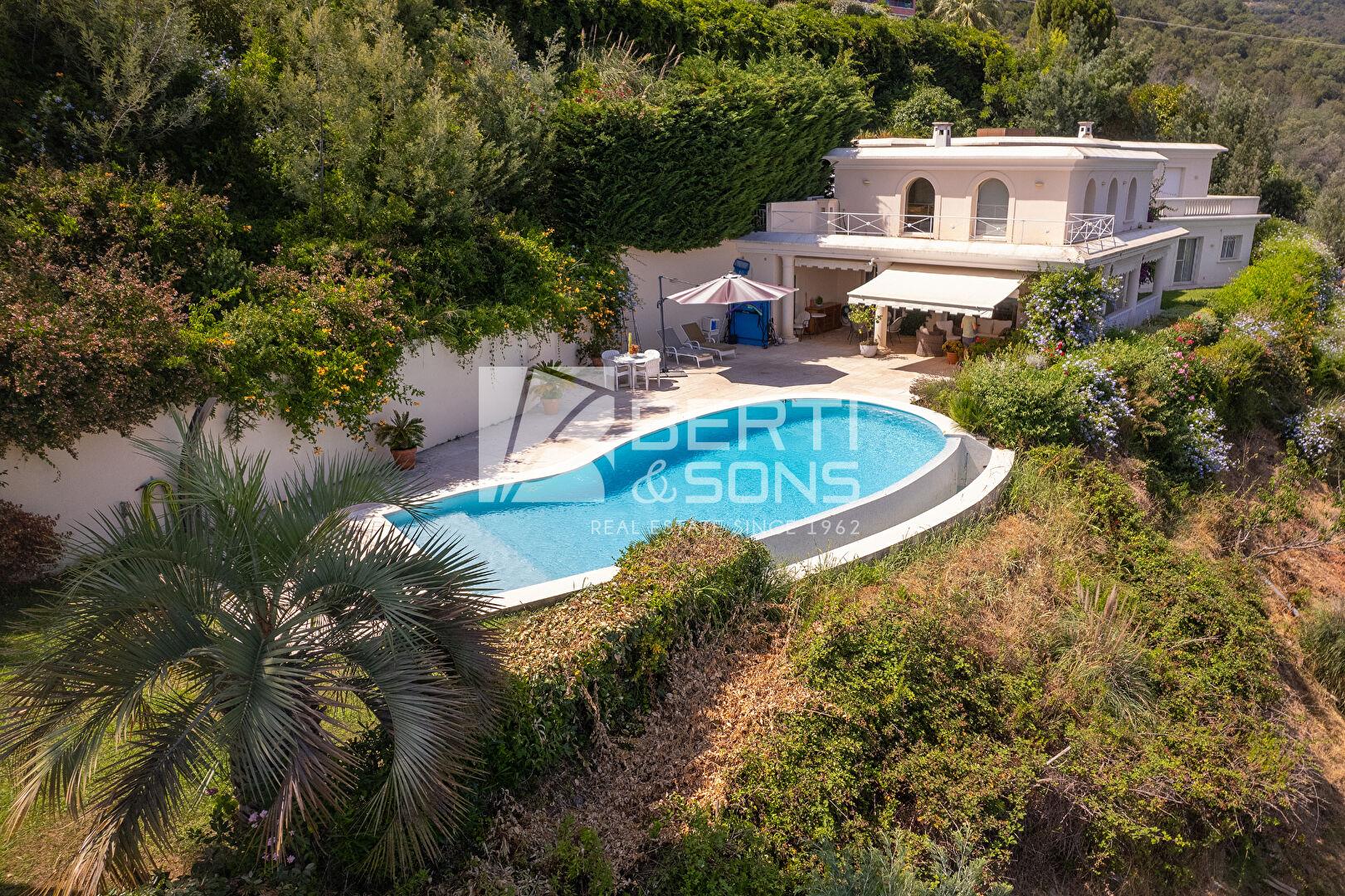 Mandelieu Grand Duc Magnificent Property With Contemporary Architecture 280sqm Sea View!