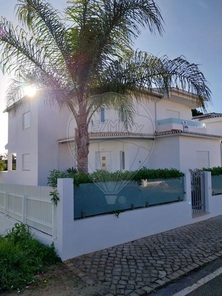 Villa de 3 chambres à vendre à Quarteira, Loulé