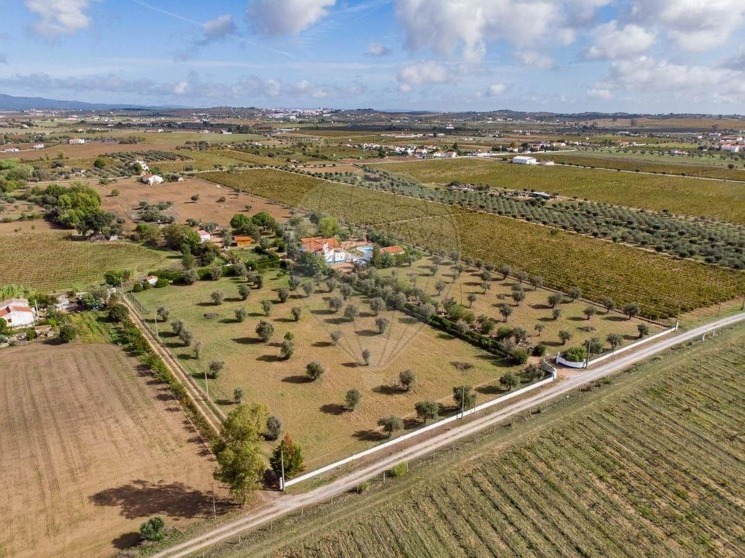 Boerderij met 5 slaapkamers te koop in Redondo