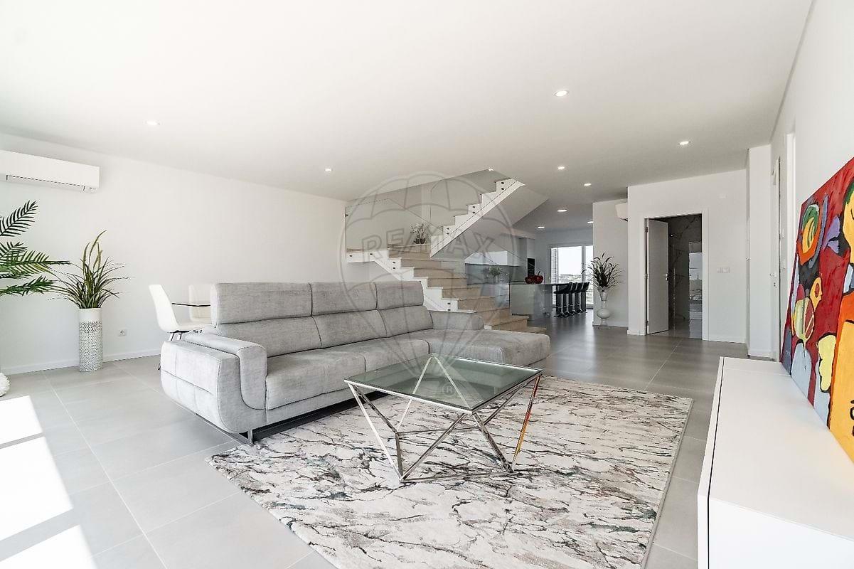Independent house T3, with construction scheduled to start in April 2024, with sea views, patio and