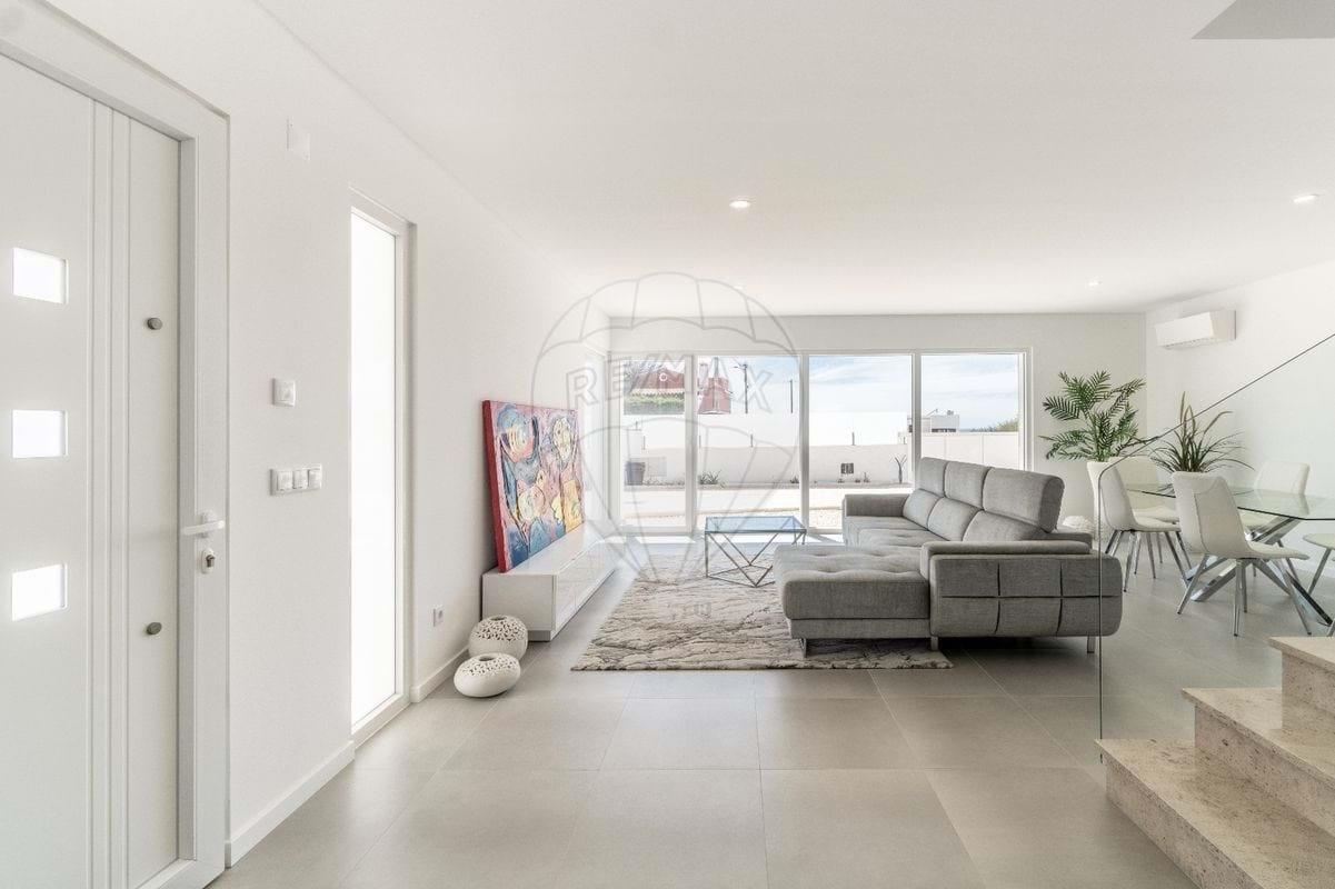Independent house T3, with construction scheduled to start in April 2024, with sea views, patio and