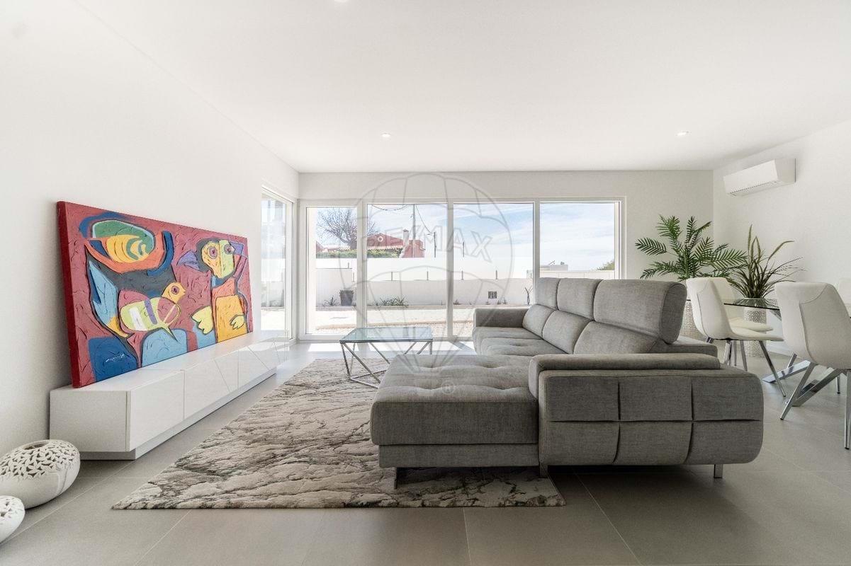 Independent house T3, with construction scheduled to start in April 2024, with sea views, patio and