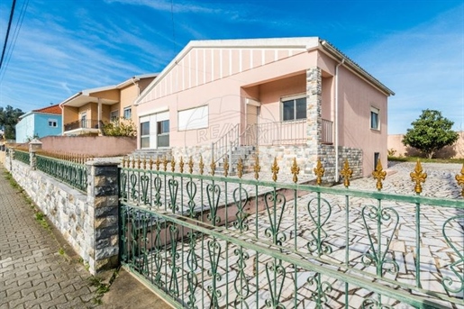 Villa de 3 chambres à vendre à Miragaia e Marteleira, Lourinhã