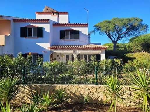 House T4 for sale in Quarteira, Loulé